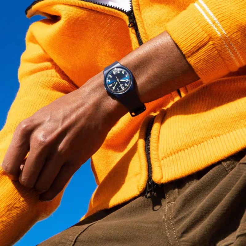 ساعت مچی برند Swatch مدل SUOB720